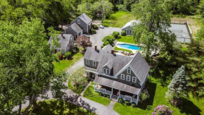 Cape Cod Estate - Pool, Tennis, Game Barn, Sleeps 20